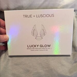 True + Luscious Lucky Glow Bronze and Highlight Palette Vol. II